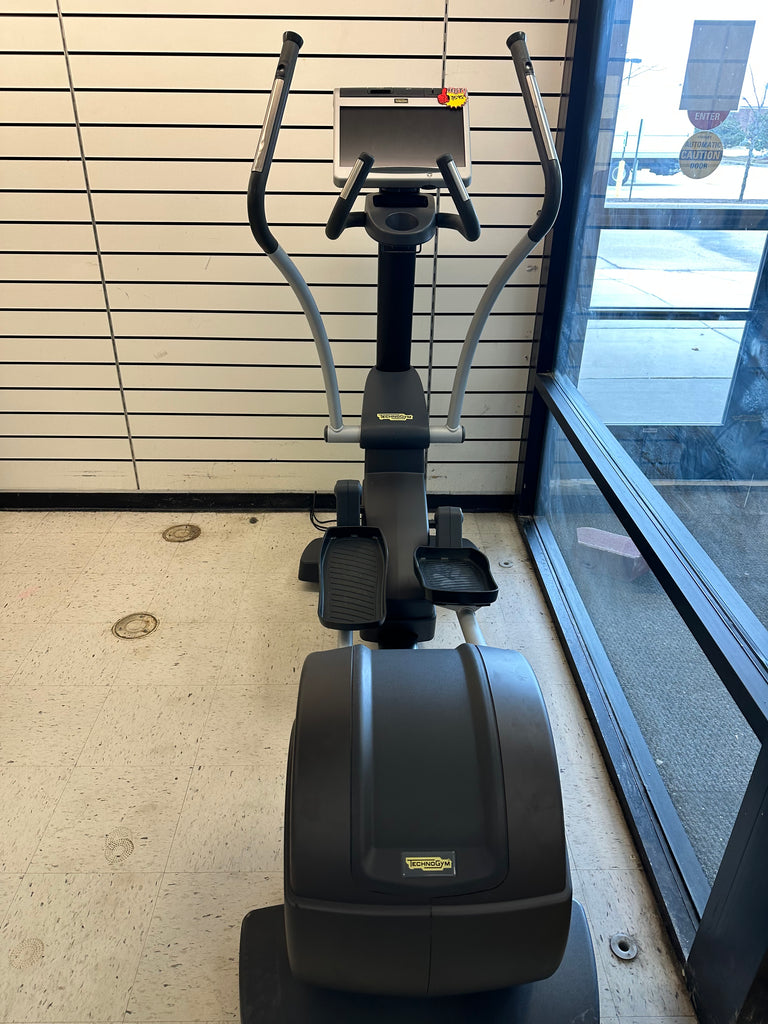 Technogym Excite Synchro Forma Elliptical